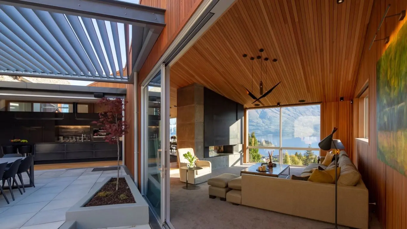 Ladena | New Zealand