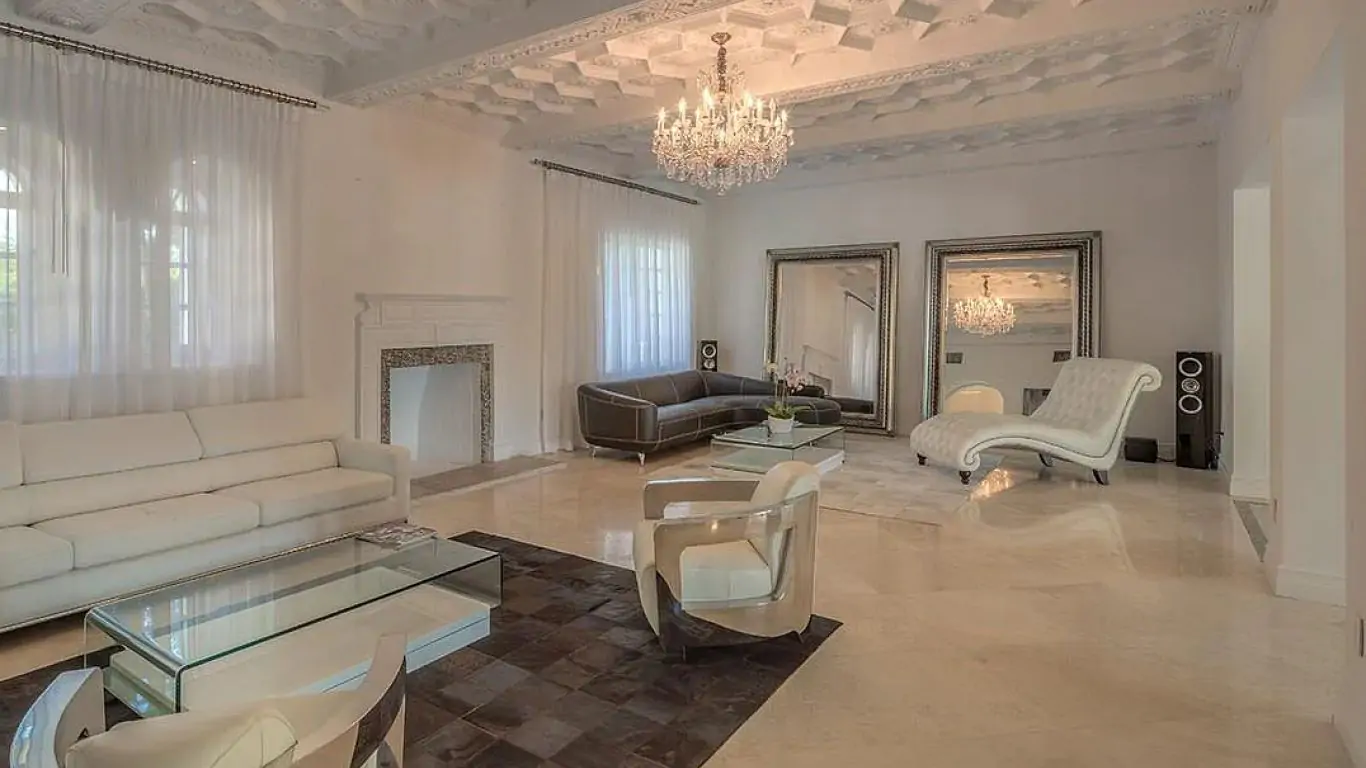 Villa Paulina | Miami