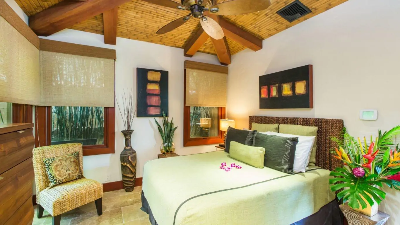 Banyan House | Oahu