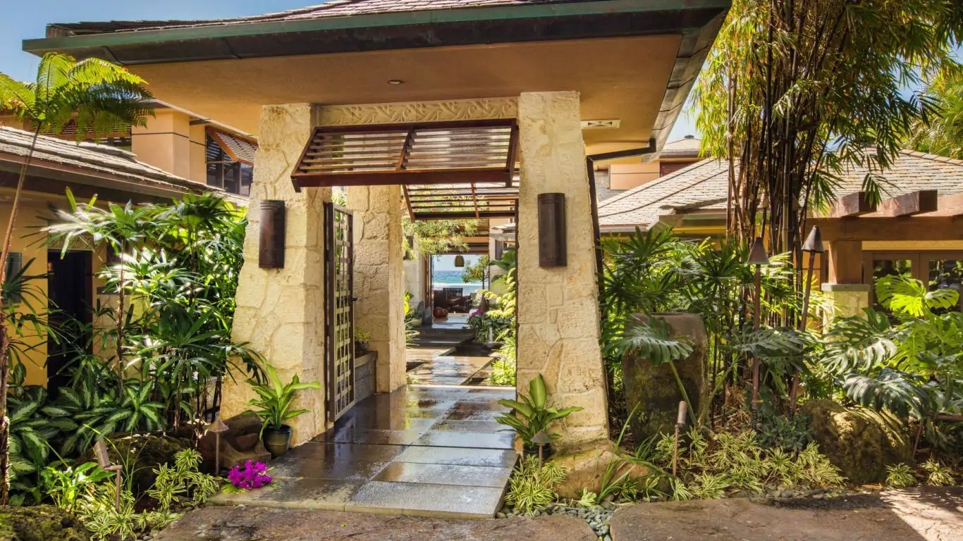 Banyan House | Oahu