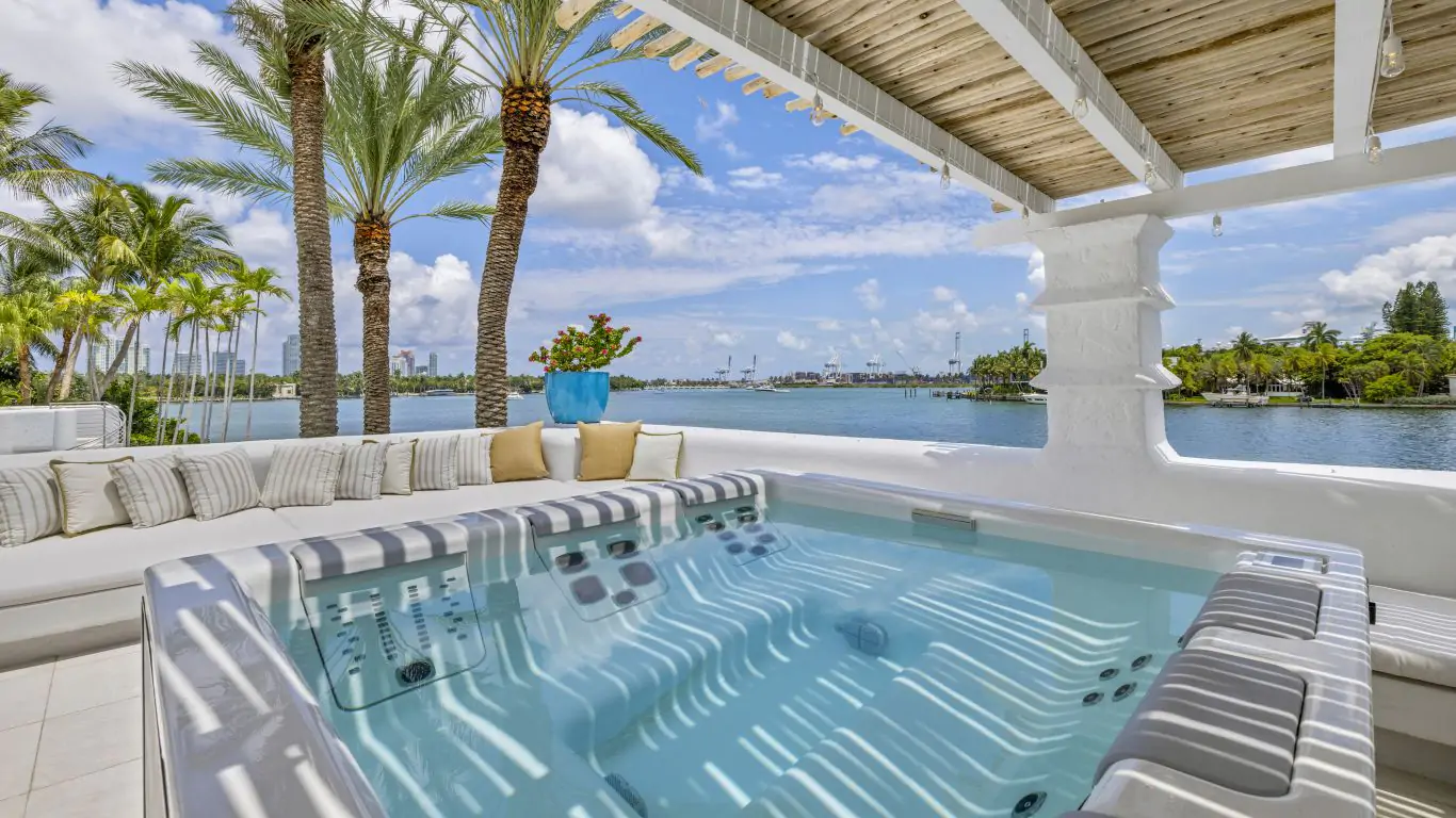 Villa Leah | Miami