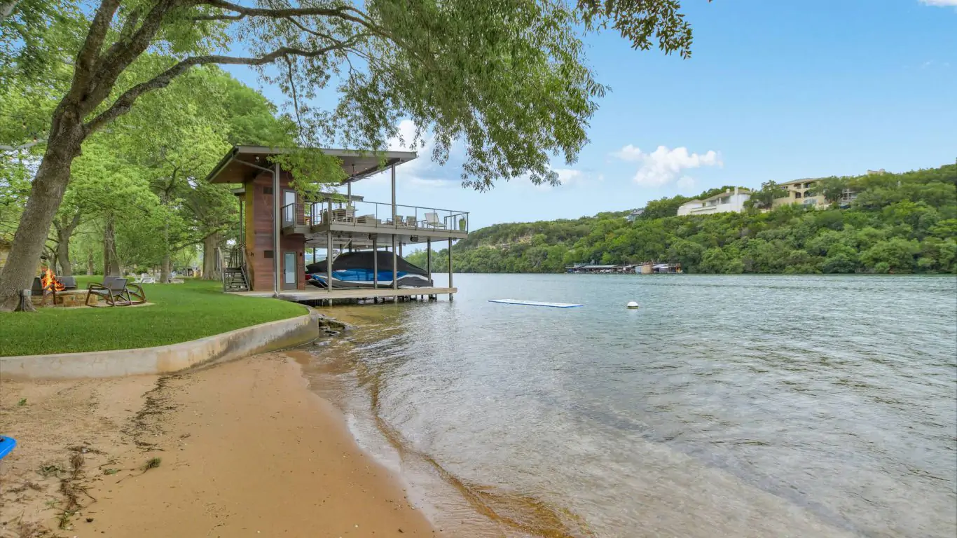 Villa Viona | Austin