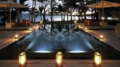Dolphin Island | Pacific Ocean Islands